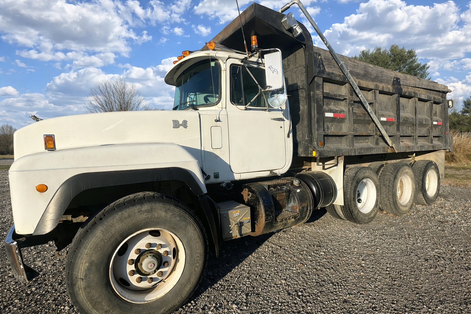 1999 MACK RD690S - Image 2